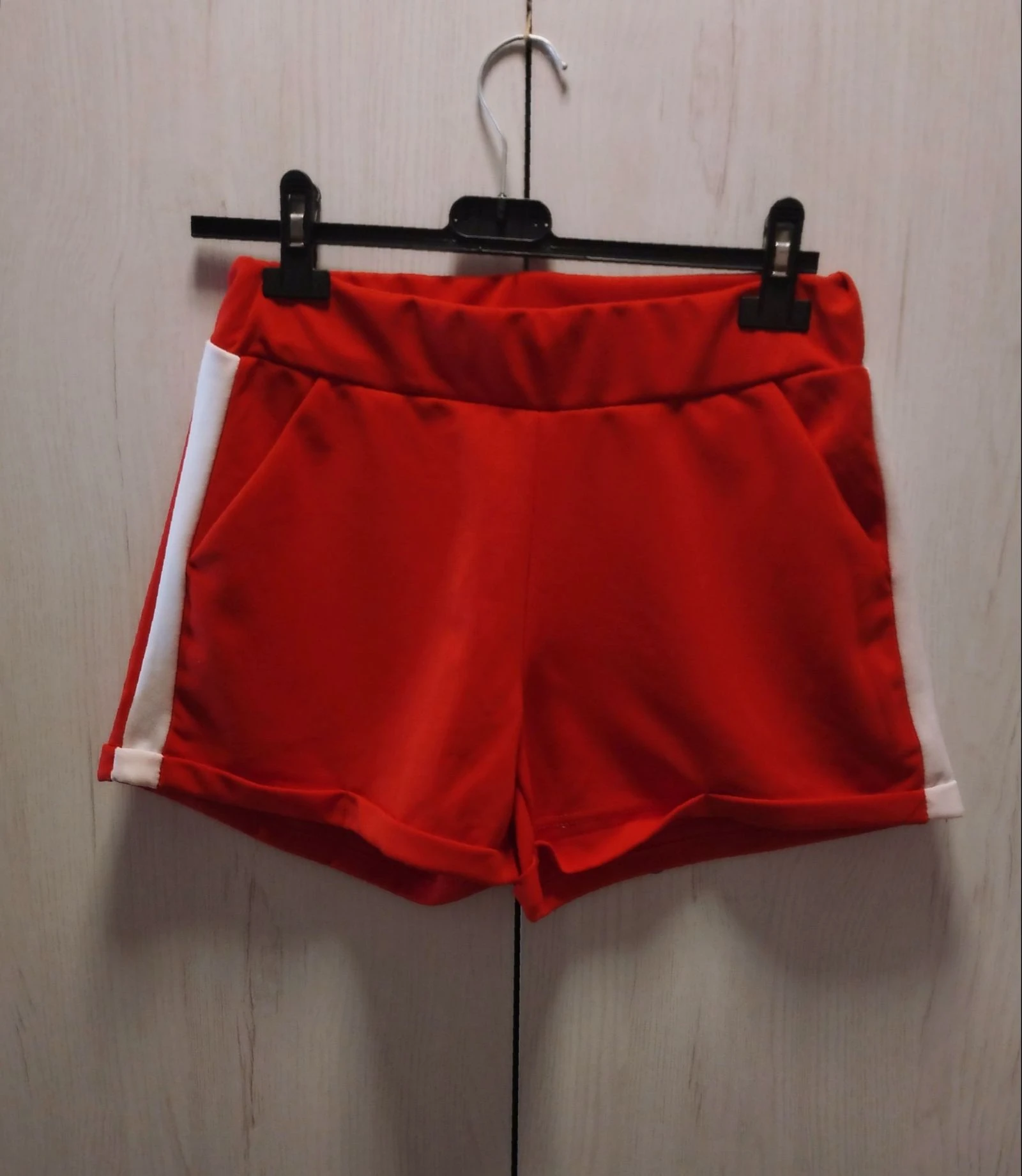 Shots casual rojos raya lateral talla S